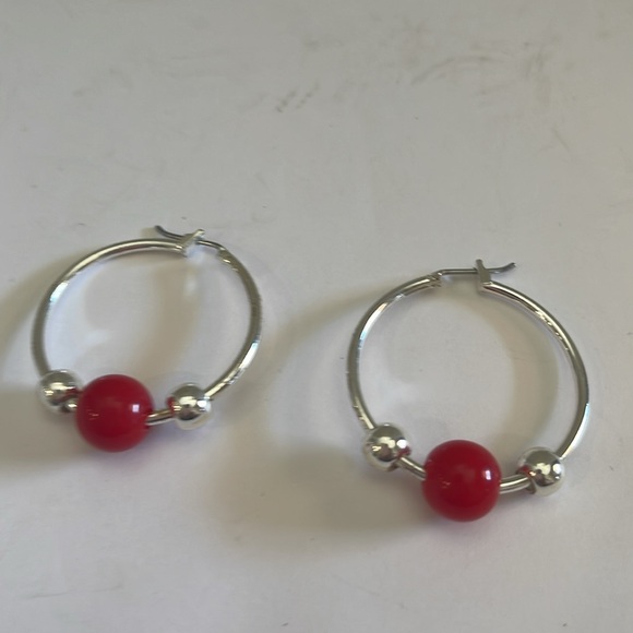 Necklace and earrings set red beads accented with silver. - Picture 3 of 3